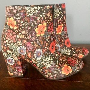 Lucky Brand Flower Booties